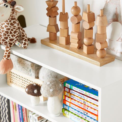 „Sobuy“ tvarto lentyna su 2 krepšeliais, mažas knygų lentynų organizatorius žaislams ir knygoms KMB68-W
